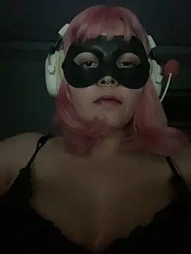 loveloly  online show from April 3, 2026, 3:59 am