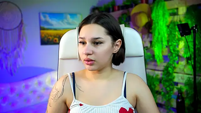 KimClarks  online show from February 10, 2026, 2:10 pm