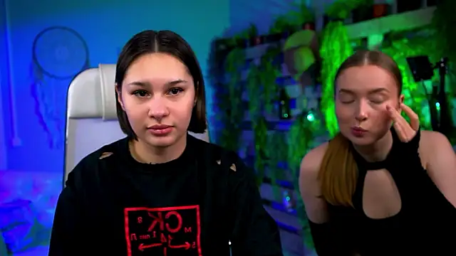 KimClarks  online show from February 28, 2026, 12:50 pm