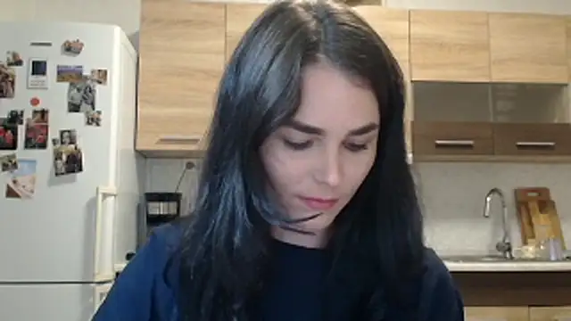 Silviaa a online show from October 4, 2025, 7:01 pm