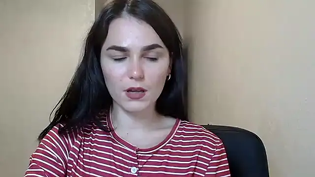 Silviaa a online show from October 17, 2025, 6:32 pm