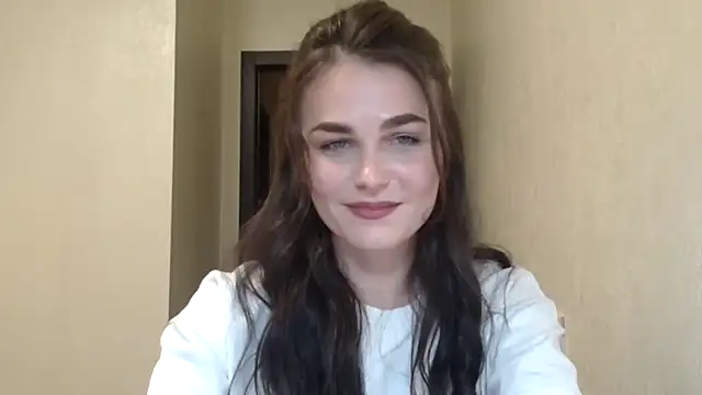 Silviaa a online show from March 22, 2026, 9:07 pm