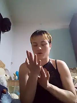 Snapshot of MoonIrene chatting on September 29, 2025, 2:11 pm MoonIrene online show from September 29, 2025, 2:11 pm