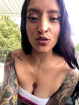 Snapshot of Scaarlettfox chatting on October 26, 2025, 7:42 pm Scaarlettfox online show from October 26, 2025, 7:42 pm