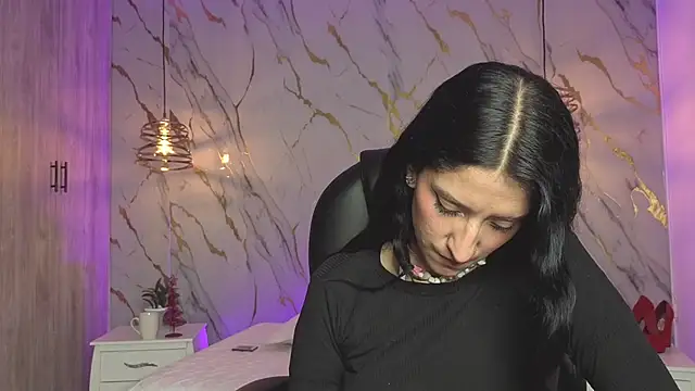 Snapshot of Scaarlettfox chatting on December 5, 2025, 2:03 pm Scaarlettfox online show from December 5, 2025, 2:03 pm