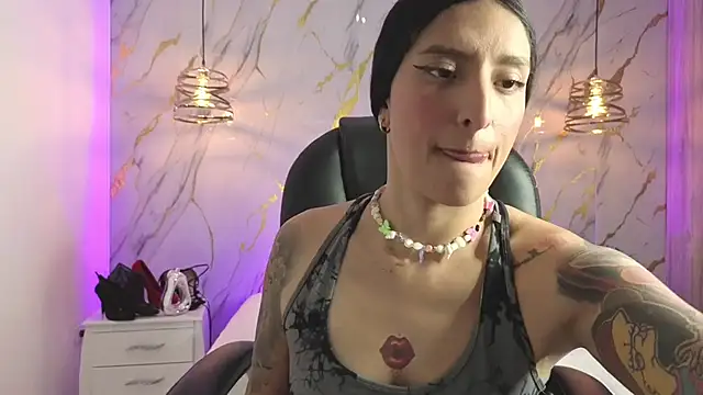 Snapshot of Scaarlettfox chatting on December 18, 2025, 7:31 pm Scaarlettfox online show from December 18, 2025, 7:31 pm