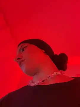 Snapshot of Scaarlettfox chatting on February 13, 2026, 5:53 pm Scaarlettfox online show from February 13, 2026, 5:53 pm