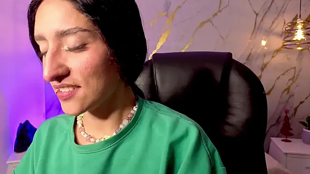 Snapshot of Scaarlettfox chatting on February 17, 2026, 7:20 pm Scaarlettfox online show from February 17, 2026, 7:20 pm