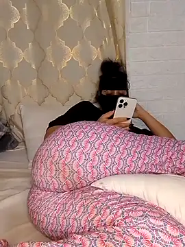 Snapshot of Samaarsexy23 chatting on November 14, 2025, 12:42 am Samaarsexy23 online show from November 14, 2025, 12:42 am