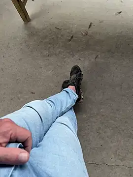 cyclone1212 online show from November 23, 2025, 11:54 am