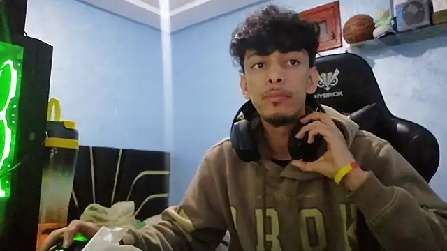 Snapshot of Dark_DesireX chatting on February 1, 2026, 10:08 pm Dark DesireX online show from February 1, 2026, 10:08 pm