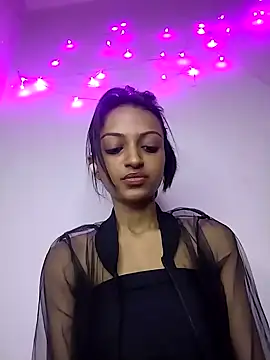 Your-Kitkat online show from November 15, 2025, 6:48 pm