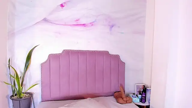 bianca angel  online show from October 9, 2025, 8:07 pm