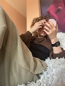 KellyKeler online show from October 23, 2025, 10:36 am