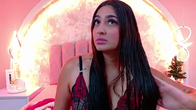 JasmineRhodes online show from December 20, 2025, 1:18 pm