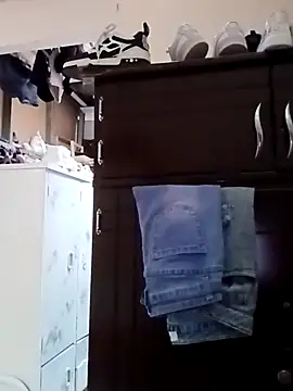 Arii collins1 online show from September 30, 2025, 10:04 pm