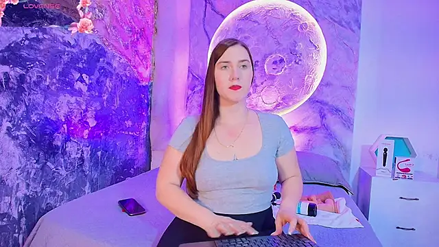 KrystalEvans online show from September 8, 2025, 8:08 pm