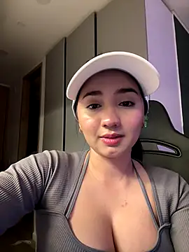 Michelle Zoe online show from December 19, 2025, 10:39 pm