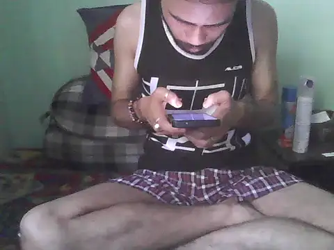 Cuckcouple1992 online show from May 26, 2026, 7:59 am