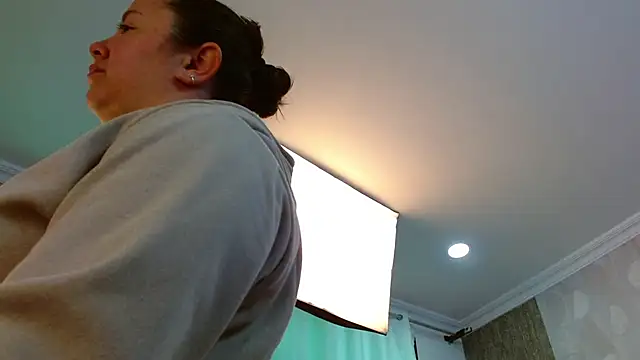 Snapshot of elamurray chatting on November 25, 2025, 11:21 am elamurray online show from November 25, 2025, 11:21 am