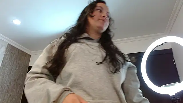 Snapshot of elamurray chatting on November 26, 2025, 11:22 am elamurray online show from November 26, 2025, 11:22 am