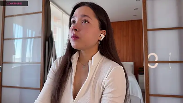 PlumyBun online show from December 4, 2025, 4:22 am