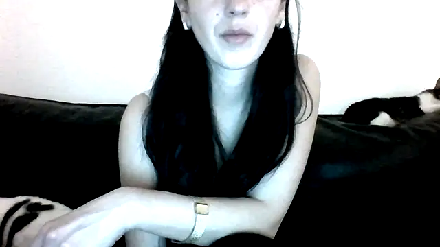 milagaborxx online show from April 15, 2026, 7:58 pm