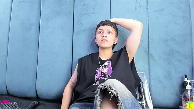 Megan Thompson  online show from February 11, 2026, 2:16 am