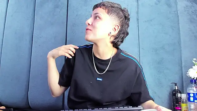 Megan Thompson  online show from February 20, 2026, 2:30 am