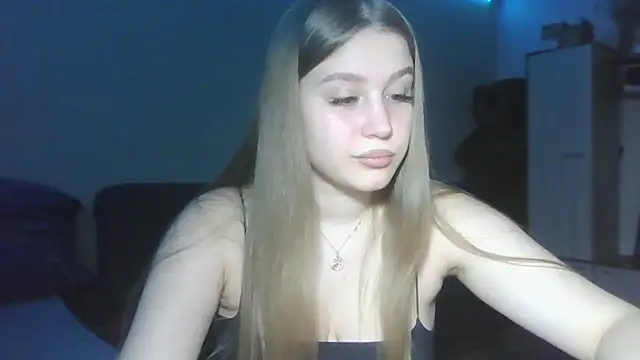 Snapshot of yourhoney_Lola_ chatting on October 17, 2025, 1:35 pm yourhoney Lola online show from October 17, 2025, 1:35 pm