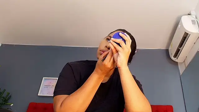 keyla mejia online show from March 23, 2026, 12:09 pm