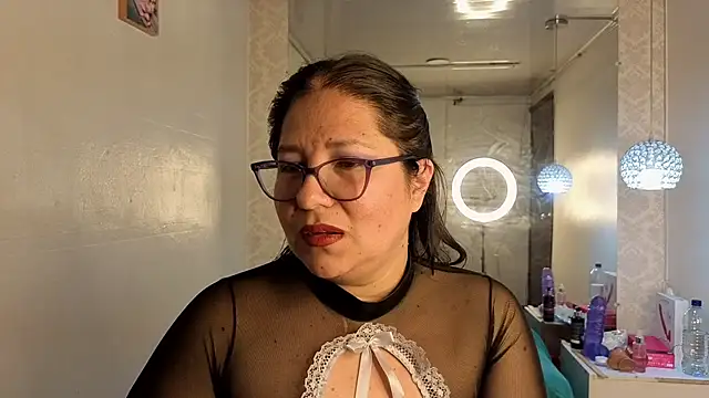 scarlett widow  online show from July 20, 2026, 3:32 am
