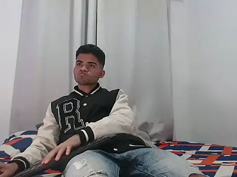 camillo beischel  online show from September 11, 2025, 3:56 pm