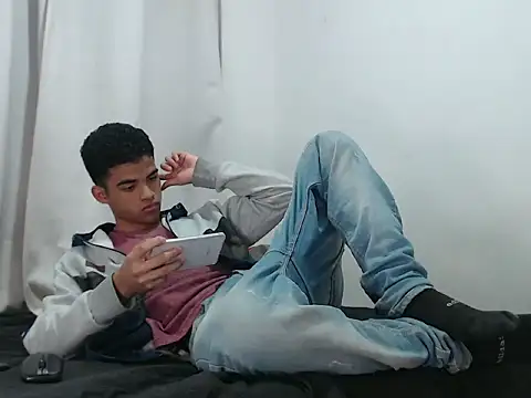 camillo beischel  online show from September 28, 2025, 5:29 pm