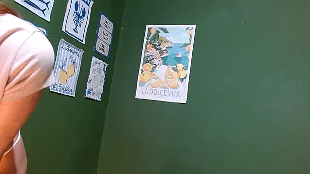 Roxiehood online show from December 3, 2025, 1:46 am