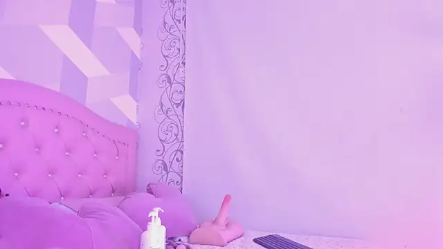 BiancaShermann online show from October 7, 2025, 5:32 pm