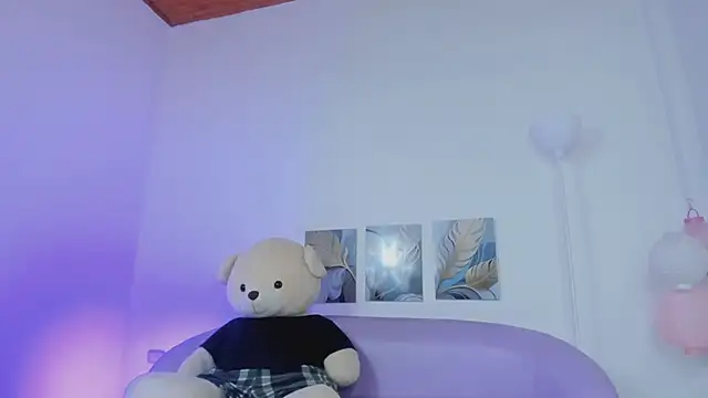 emily yeon online show from February 28, 2026, 10:11 pm