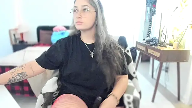 Alix Valentine online show from May 17, 2026, 6:48 pm