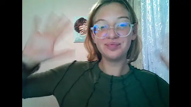 Lily Ember online show from September 24, 2025, 3:04 pm