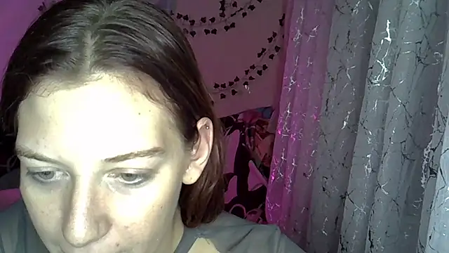 Snapshot of Lily_Ember chatting on November 10, 2025, 6:40 pm Lily Ember online show from November 10, 2025, 6:40 pm