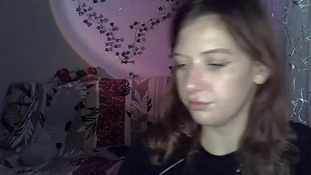 Snapshot of Lily_Ember chatting on November 25, 2025, 7:03 pm Lily Ember online show from November 25, 2025, 7:03 pm