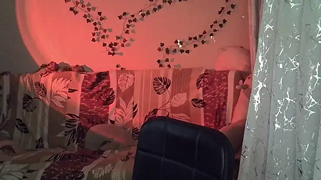 Snapshot of Lily_Ember chatting on November 26, 2025, 7:04 pm Lily Ember online show from November 26, 2025, 7:04 pm