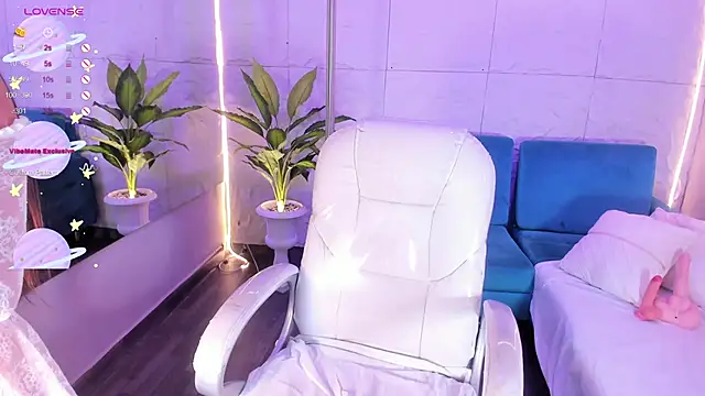 AlissonHarperr online show from October 22, 2025, 5:13 pm