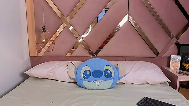 Snapshot of Sthephany_grand chatting on September 17, 2025, 4:19 pm Sthephany grand online show from September 17, 2025, 4:19 pm