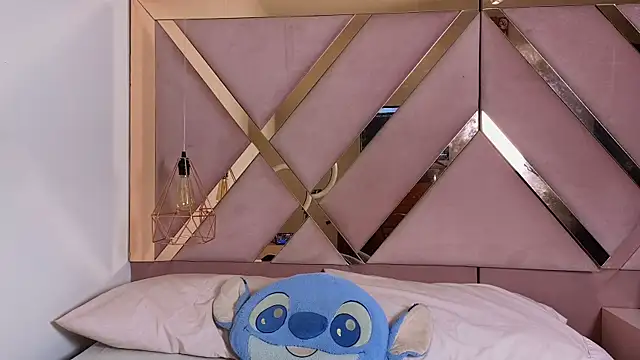 Snapshot of Sthephany_grand chatting on October 3, 2025, 3:53 pm Sthephany grand online show from October 3, 2025, 3:53 pm