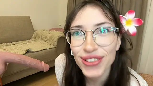 Kelly Berry   online show from December 14, 2025, 5:18 pm