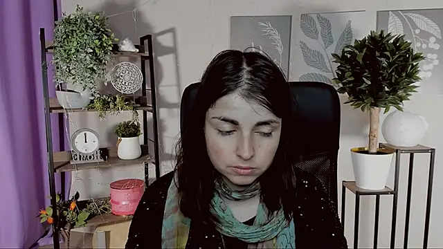 MartaEdams online show from April 18, 2026, 5:55 am