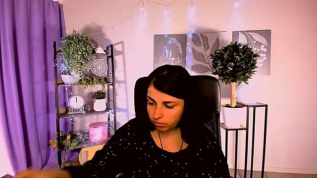 MartaEdams online show from June 1, 2026, 6:26 am