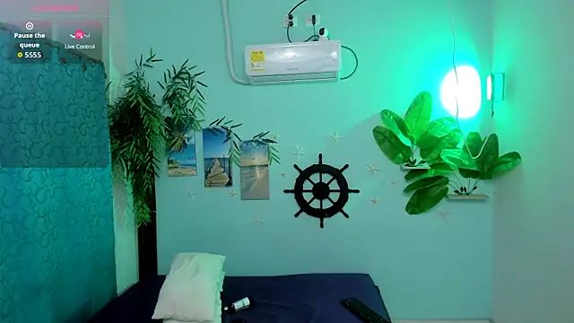 eladyrous98 online show from November 3, 2025, 2:29 pm