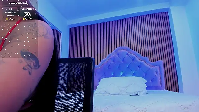 SelenaStonne online show from November 22, 2025, 8:19 pm